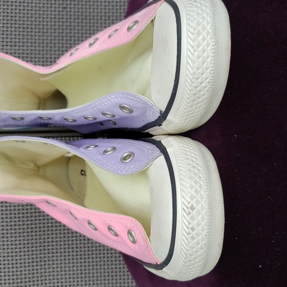 EUC CTAS Classic High Top in White/Red/Blue/Purple (Jr. 5) KICKS - Picture 5 of 8